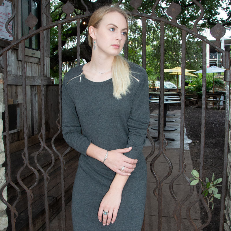 Criss Cross Band Rainbow Moonstone Ring - Matador Diamond