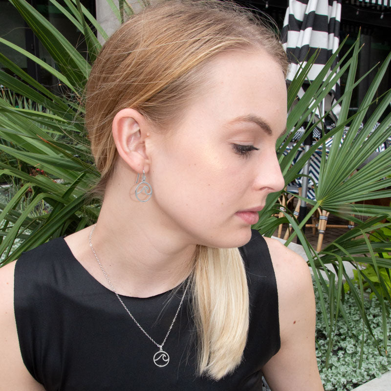 Rhodium Plated Outline Wave Pendant - Matador Diamond