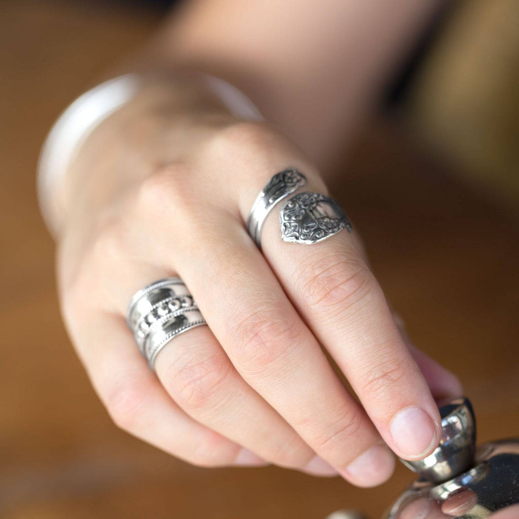 Bali Ring with Flat Beads in the Center and Rope Edge - Matador Diamond